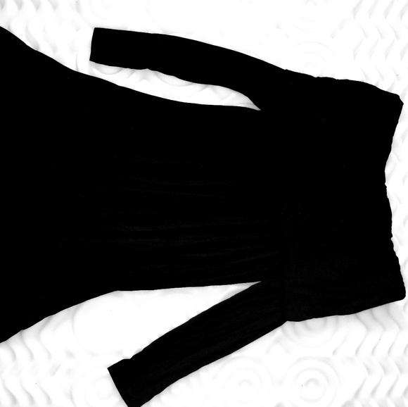 Multiple-style, multiple seasons black dress - Picture 2 of 5